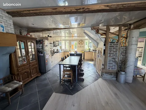 Maison 10 pièces 285 m²