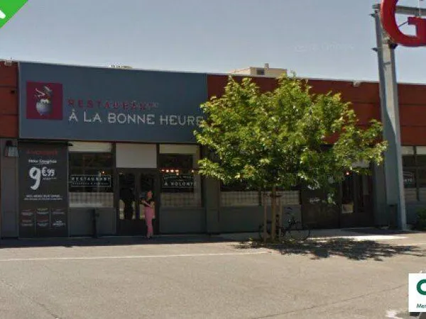 Local commercial 784 m²