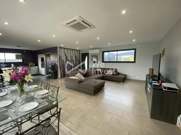 Maison 6 pièces de plain pied à Ville sous Anjou 38150