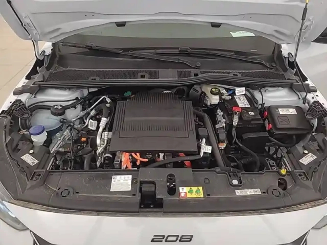 Peugeot 208 electrique 50 kwh 136ch — photo 71