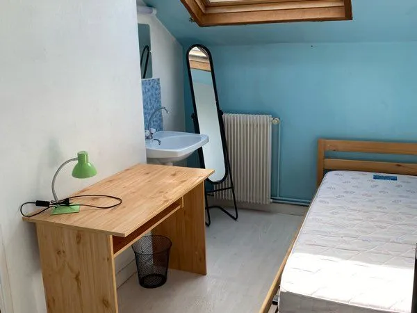 Chambre meublée proche Université Catholique