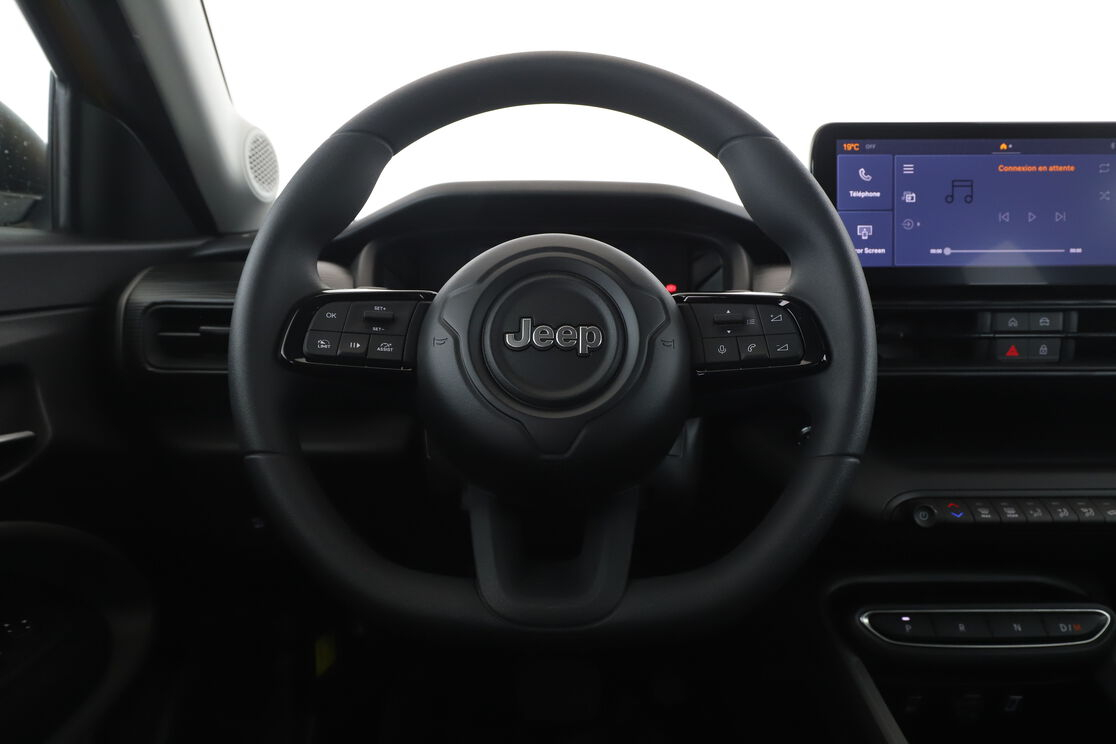 Jeep Avenger 1.2 Turbo T3 E-Hybrid Longitude BVR6 — photo 16