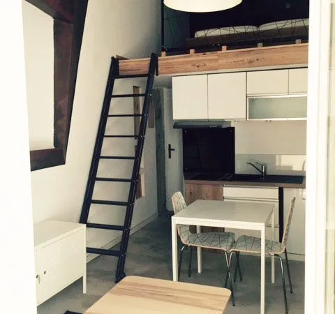 Studio duplex contemporain avec balcon