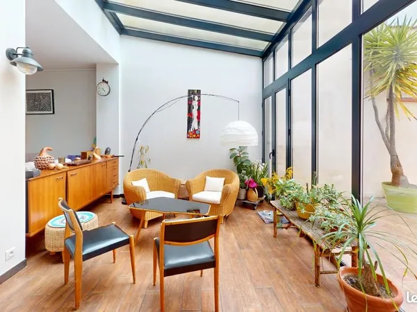 Maison 7 pièces 232 m²