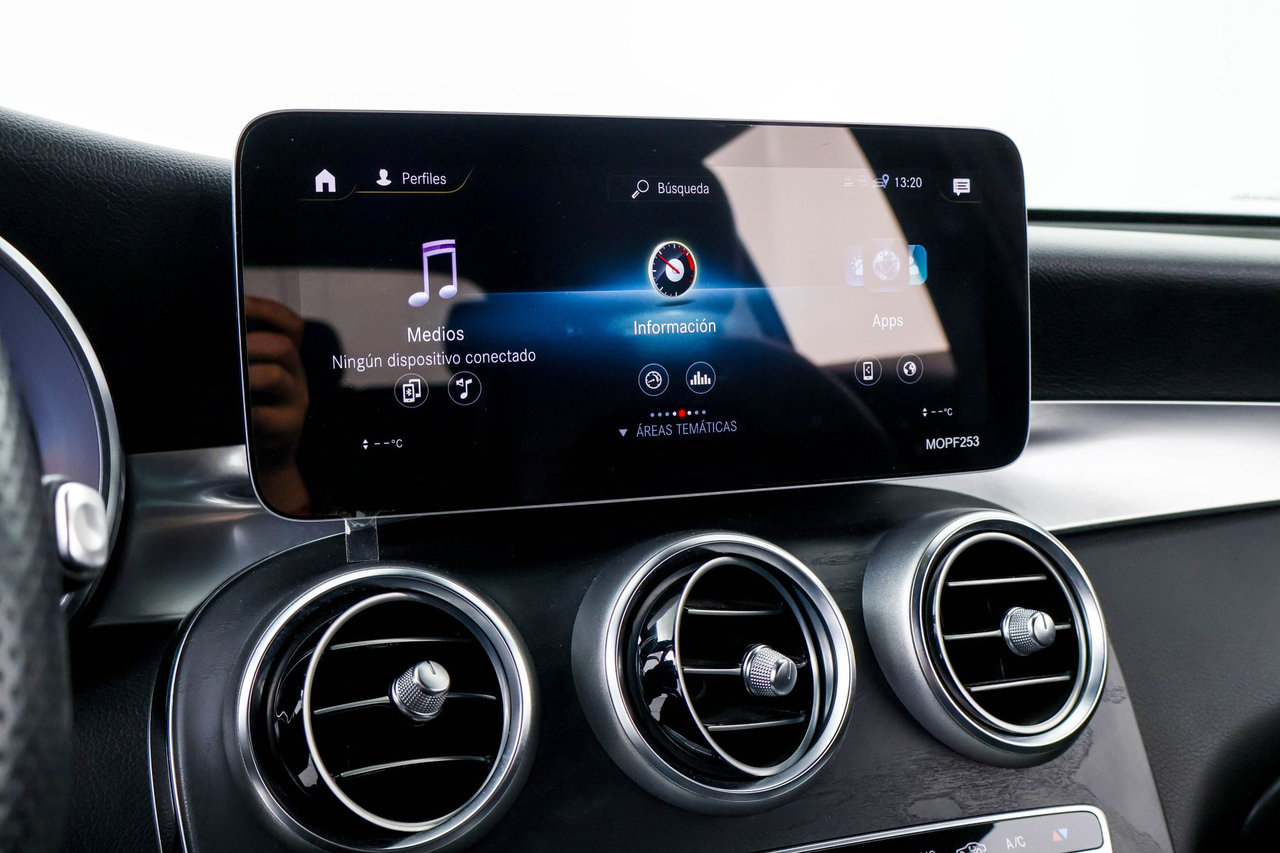 Mercedes GLC — photo 27