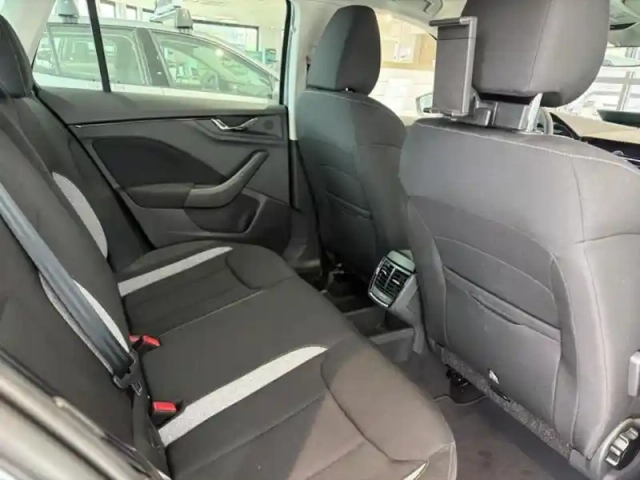 Skoda Kamiq 1.0 tsi evo 2 116ch clever edition dsg7 — photo 11