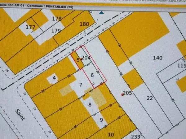 /UNIQUE /PONTARLIER CENTRE-VILLE ? TERRAIN CONSTRUCTIBLE DE 200 m²/