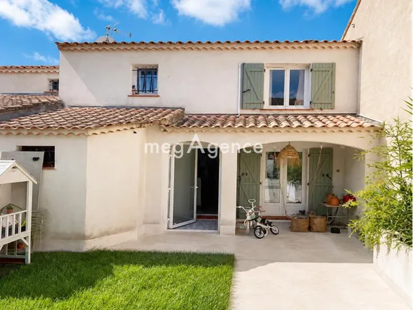 Maison traditionnelle, double jardin, aucun travaux