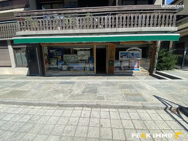 Murs commerciaux 98 m² Le Fayet