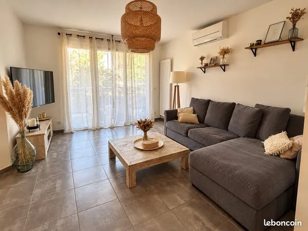 Marseille 9e - Le Cabot - T3 meublé 64 m² - Terrasse 12 m² - Box fermé