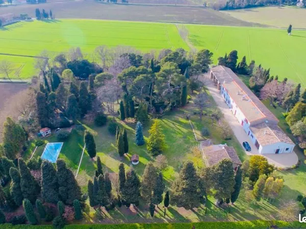 Propriété 17 pièces 490 m²