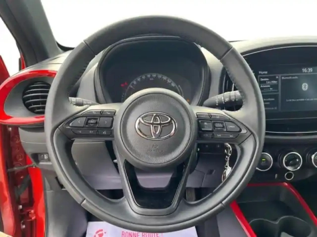 Toyota Aygo x 1.0 vvt-i 72ch design — photo 15