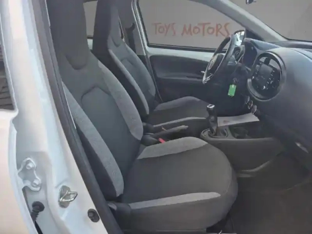 Toyota Aygo 1.0 vvt-i 72 dynamic my23 — photo 20