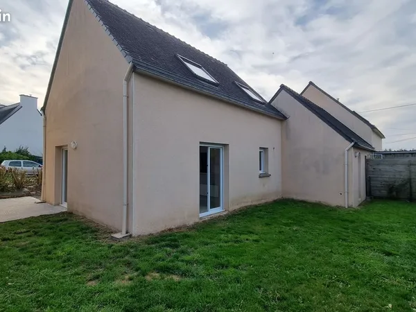 Maison de 71 m² avec Jardin, Terrasse et Garage - LE DRENNEC