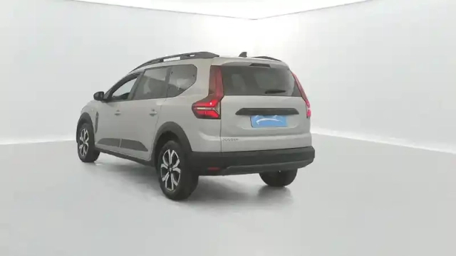 Dacia Jogger tce 110 7 places — photo 12