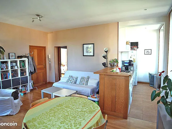Appartement spacieux et lumineux