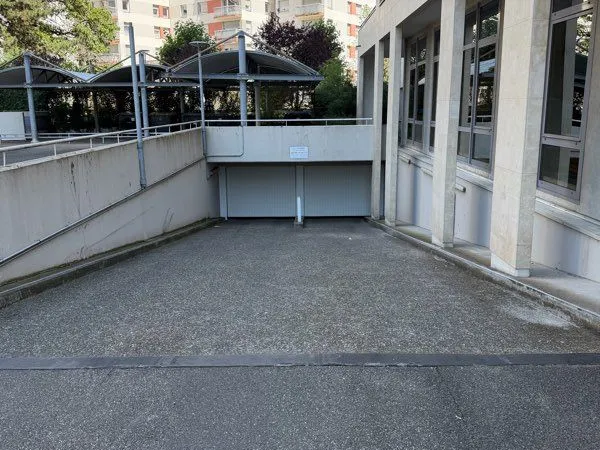 Parking sous-sol Esplanade Rue de Londres