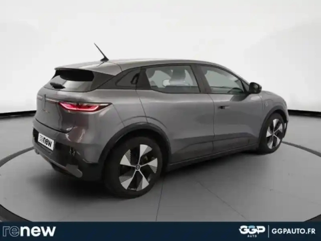 Renault Megane e-tech electric ev60 220ch equilibre optimum charge — photo 5