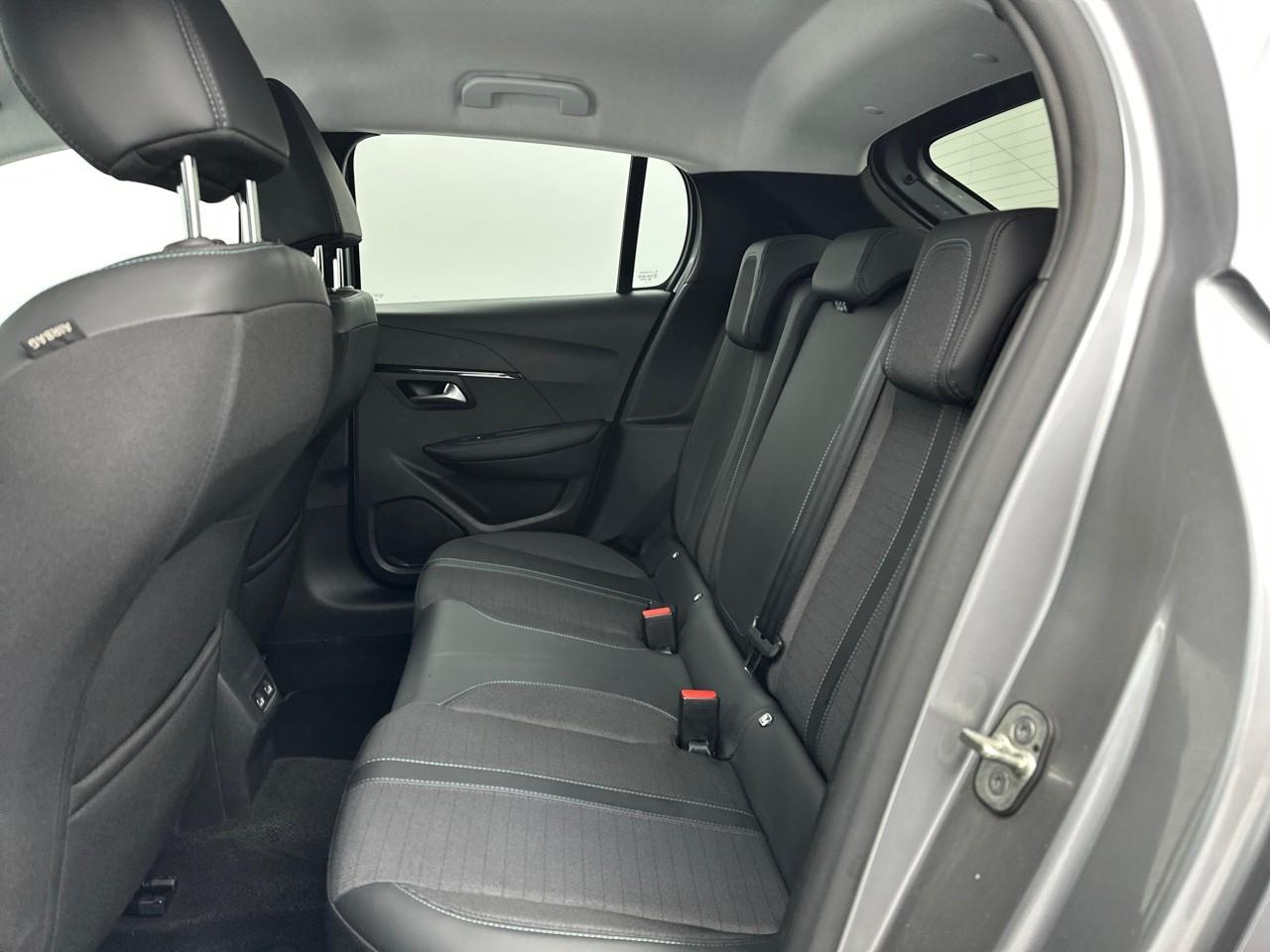 Peugeot 208 puretech 100 s&s eat8 allure pack — photo 12