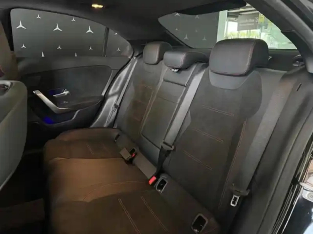 Mercedes Classe A 200 d berline amg line — photo 6