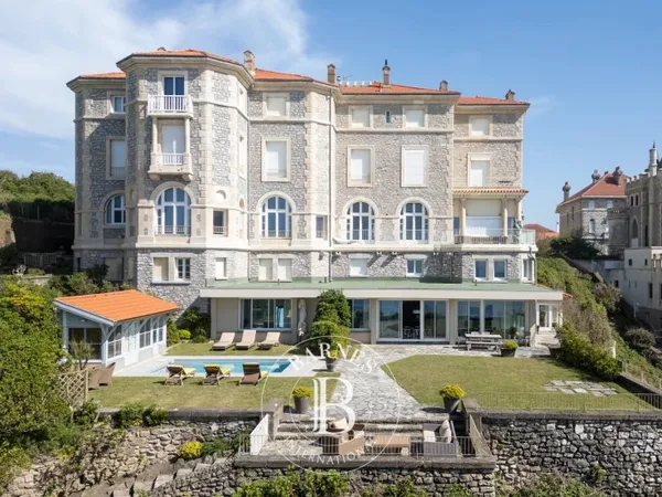 BIARRITZ, QUARTIER IMPÉRIAL, APPARTEMENT D'EXCEPTION FACE À L'OCÉAN