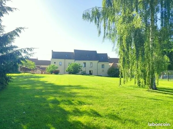Maison de 205 m² avec dépendances