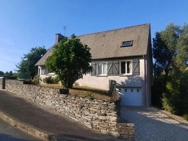 29520 Saint Goazec maison avec vie de plain pied salon séjour cuisine 44 m² 4 chambres 2 salles d'ea
