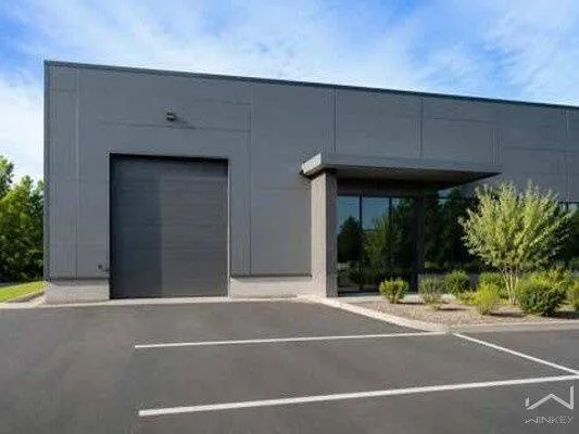 Local d'activité 1 pièce 600 m²