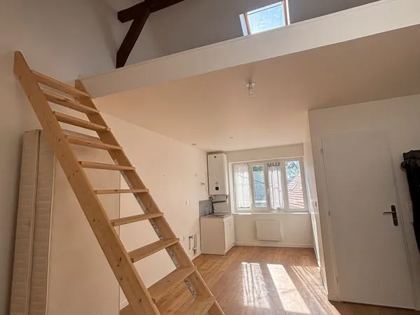 Appartement à louer 1 piece + mezanine 77150 FEROLLES-ATTILLY