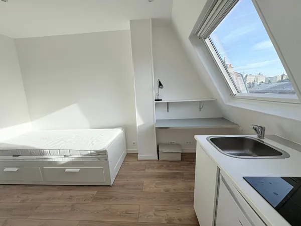 Vente Studio parfait état Paris, métro Villiers