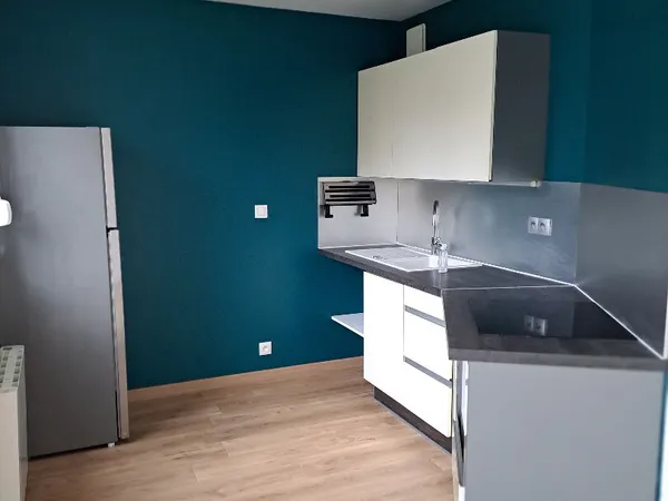 APPARTEMENT T2 AVEC PARKING SECURISE - SECTEUR CERNAY