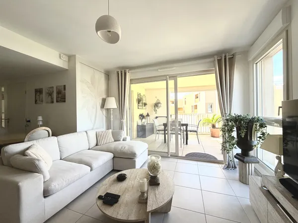 APPARTEMENT 3 PIECES HYERES