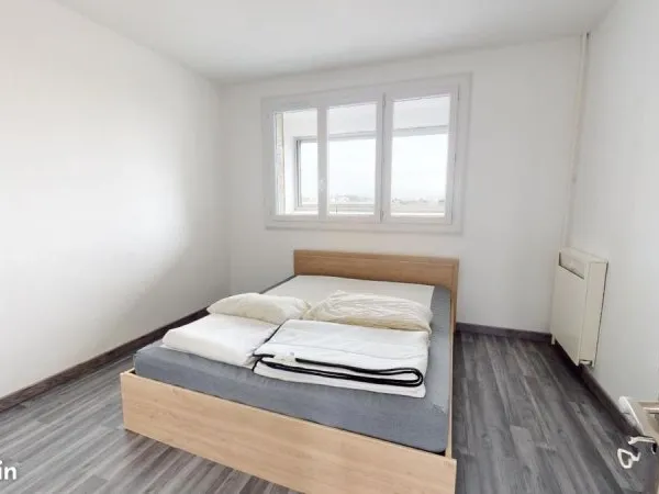 Chambre 5 pièces 70 m²