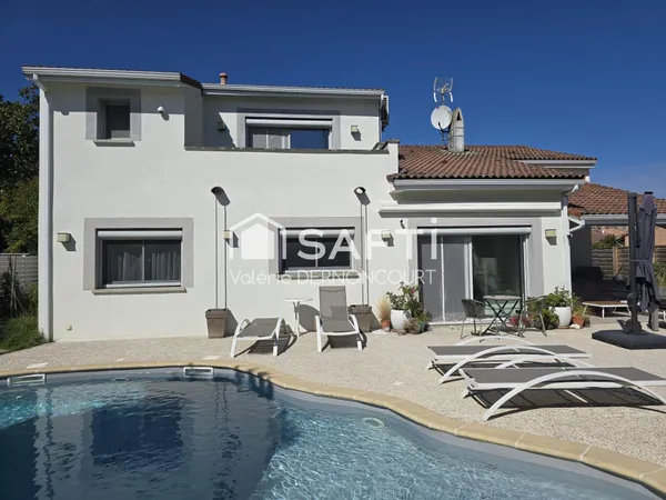 Maison familiale avec piscine, garage et dépendance