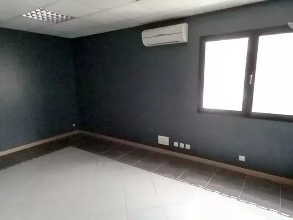 BLOIS, A VENDRE Bureaux 82,37m²