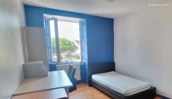 Location chambre pour étudiant dans colocation meublée avec 3 chambres à Carquefou centre