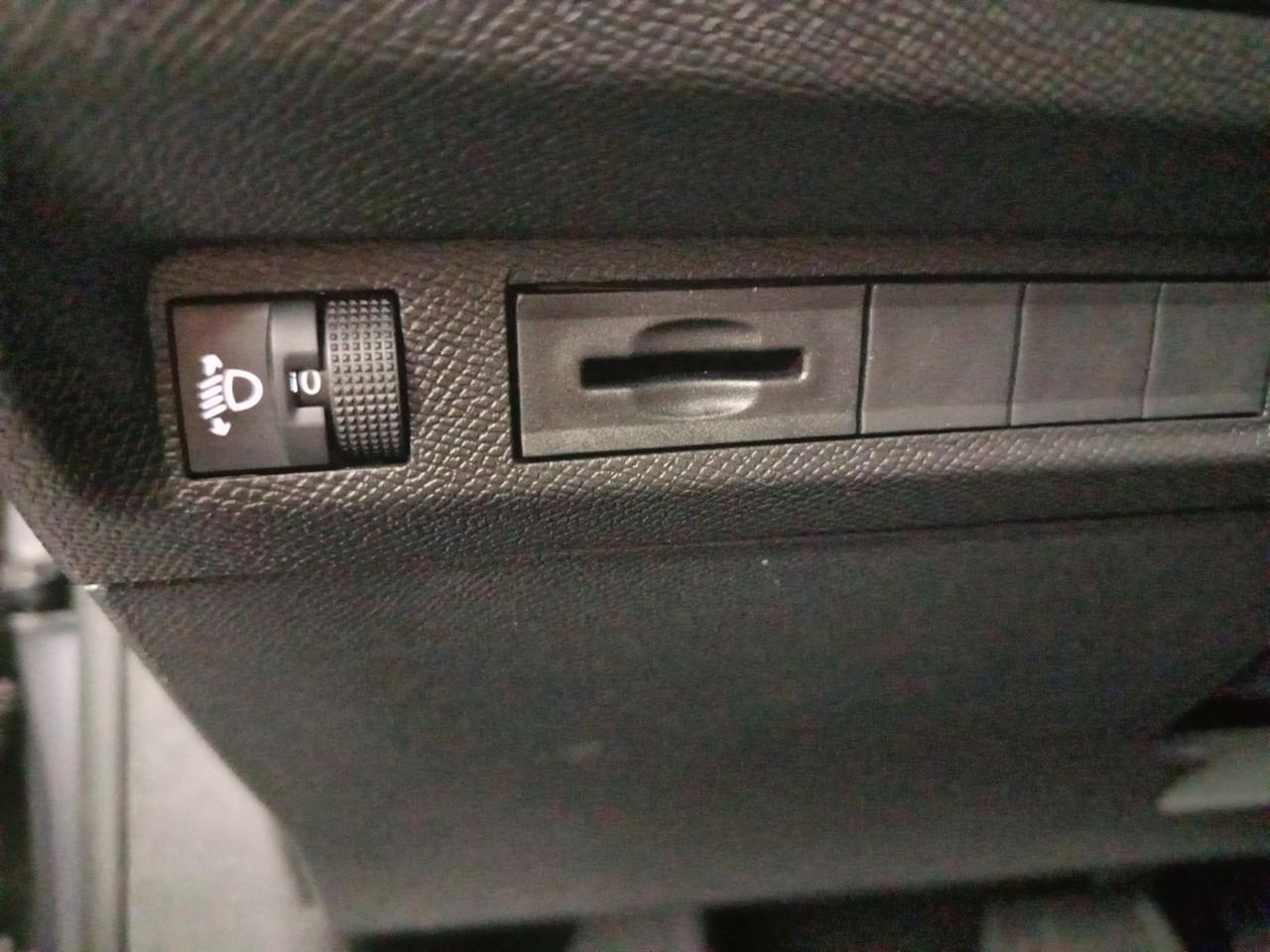 Peugeot 308 hybrid 145 e-dcs6 style — photo 20