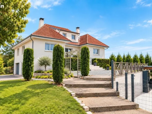 Maison 10 pièces 247 m²