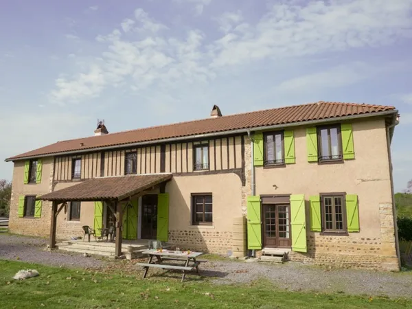  2 gîtes de charme et maison familiale