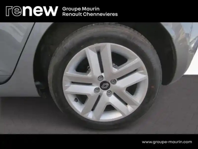 Renault Clio 1.0 tce 90ch evolution — photo 9