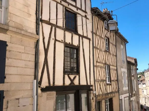 Maison T3 meublée de caractère - 50 m² - Poitiers centre