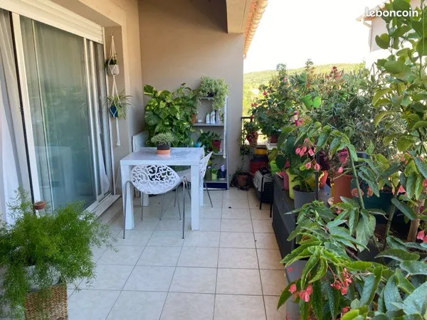 Grand T1 de 35 m2 avec terrasse de 16 m2