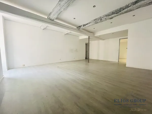Local commercial avec murs