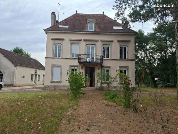 Maison 9 pièces 280 m²