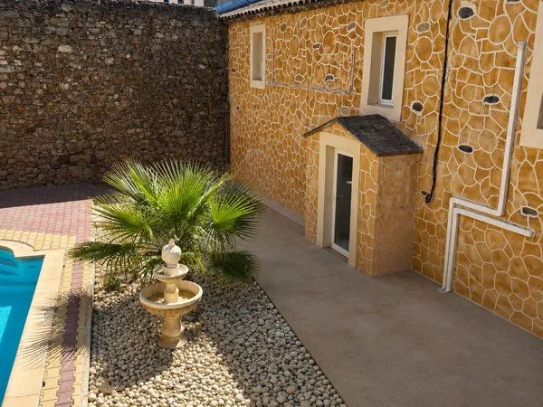 Grande maison de 670 m² plus de 22 pièces
