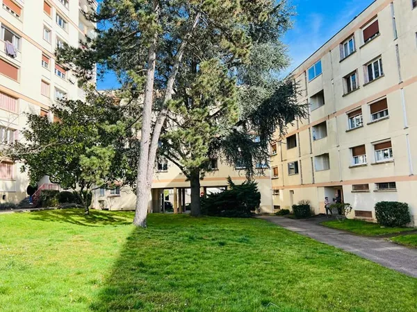 Appartement T3 Lumineux avec cave et garage