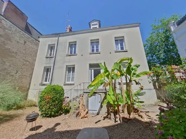 Immeuble Tours 184 m2