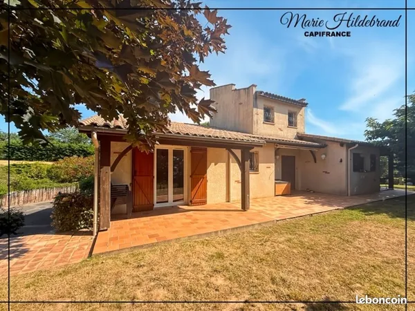 Maison 8 pièces 230 m²