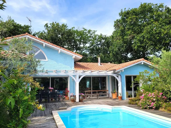 Maison 7 pièces 218 m²