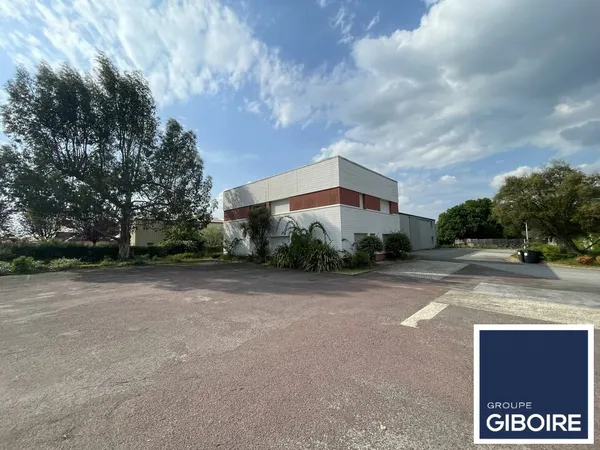 Local industriel 575 m²